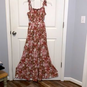Ladies Maxi Length Sundress with CutOut Sides Size Medium! Worn Once!